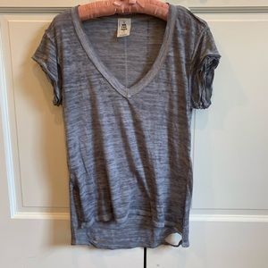 We the Free distressed gray v neck, size xs